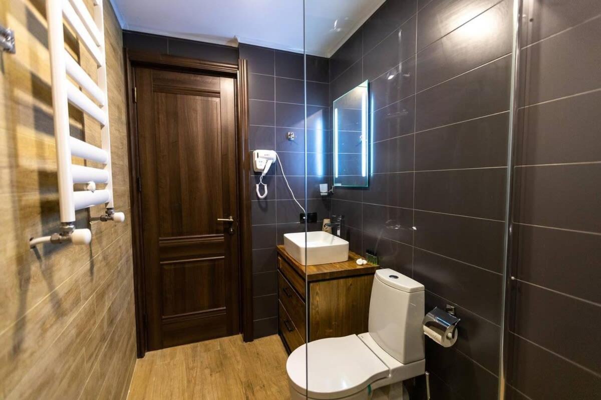 3Br Apt W Huge Terrace & Magnificent Views Tiflis Exterior foto